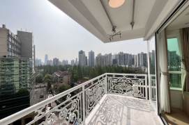 Bright Open-Layout 2BR Apartment in Jing'an
