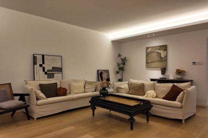 High-Floor 3BR Apartment near Nanjing Xi Lu (L2/L12/L13)