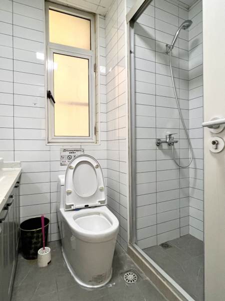 Housing image — Bathroom