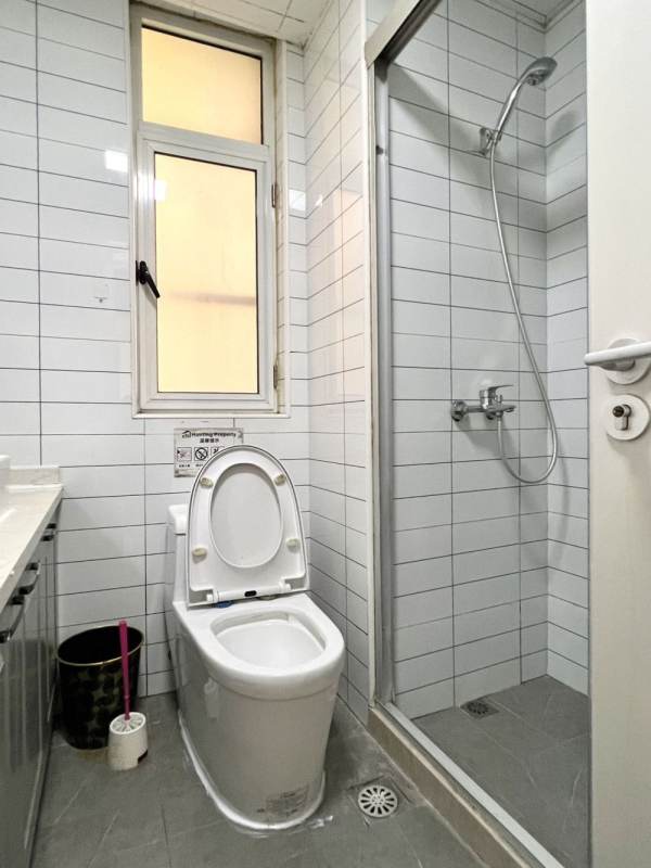 Housing image — Bathroom