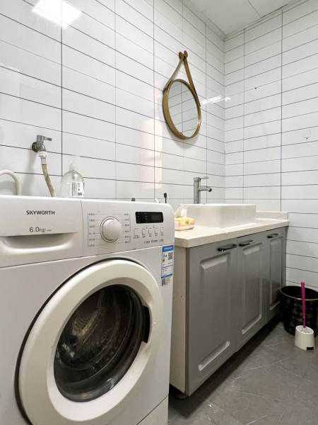 Housing image — Bathroom