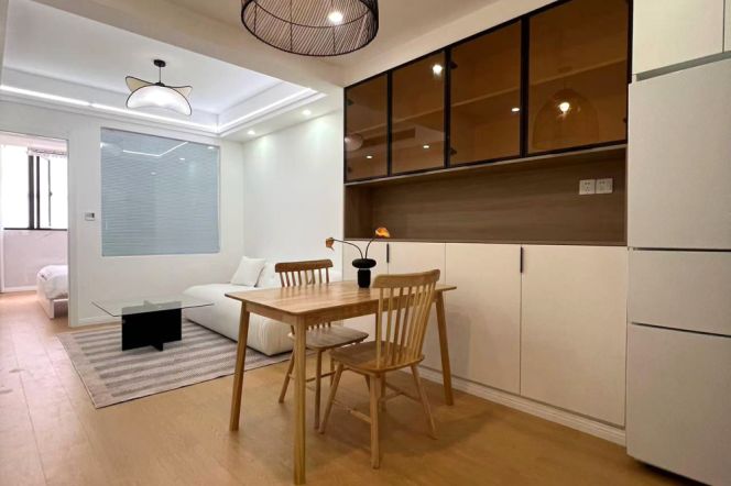 Modern 1BR Apartment near Zhongshan Park (L11/L13)
