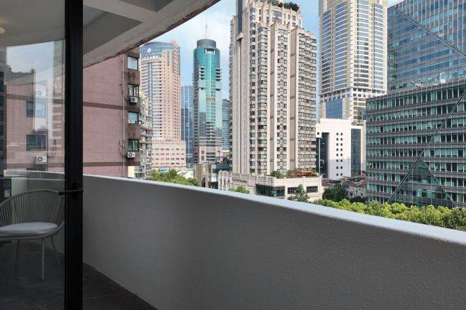 3BR Apartment near Nanjing Xi Lu (L2/L12/L13)