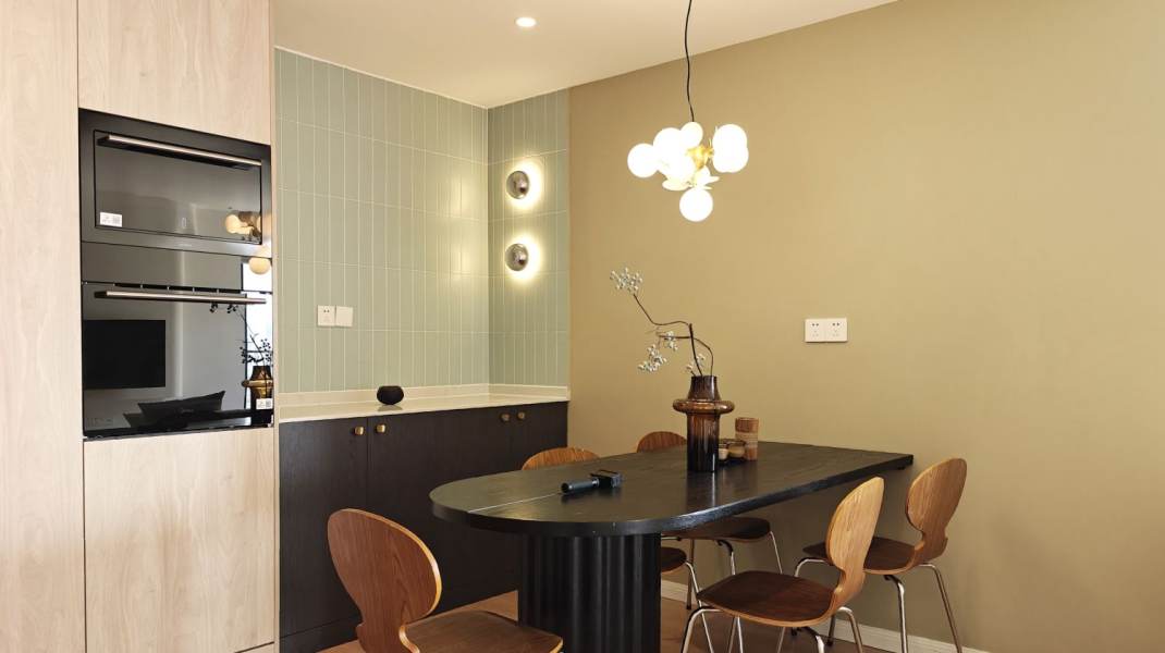 Housing image — Dining Area