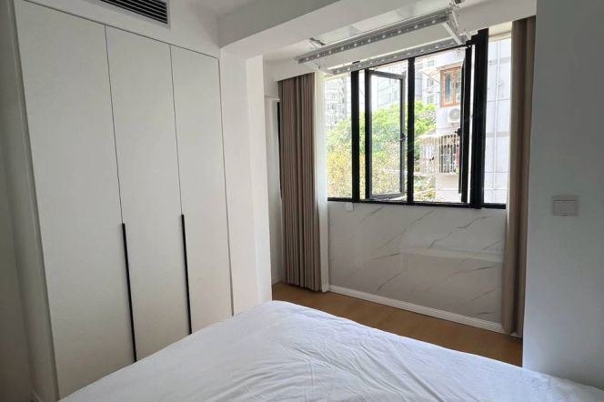 Modern 1BR Apartment near Zhongshan Park (L11/L13)