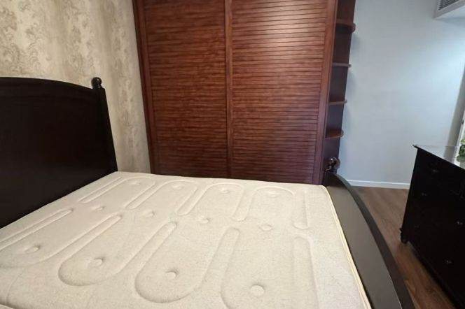 2BR Apartment near West Yan'An Rd Metro