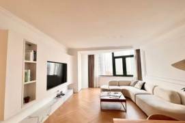 Spacious Bright 1BR Apartment