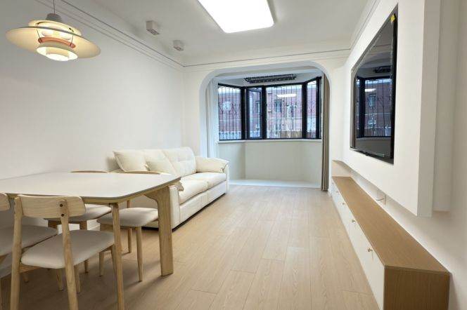 Spacious 1BR Apartment in Gubei (L2/L3/L4)