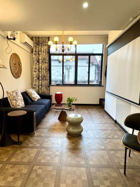 Housing image — Living Room