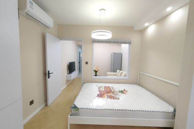 Modern 1BR Apartment near Zhongshan Park (L2/L11)