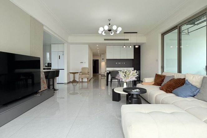 Spacious 3BR Apartment near Century Park