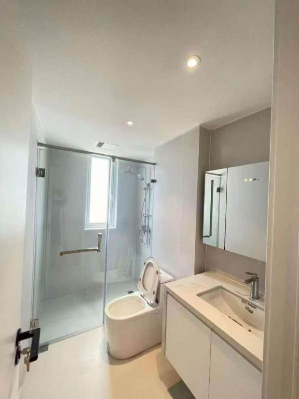 Housing image — Bathroom