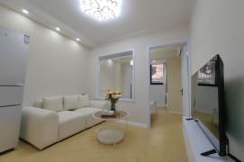 Modern 1BR Apartment near Zhongshan Park (L2/L11)