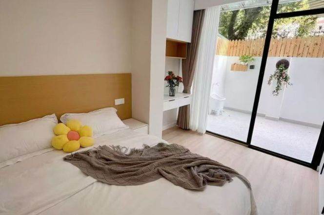 1BR Apartment with Terrace