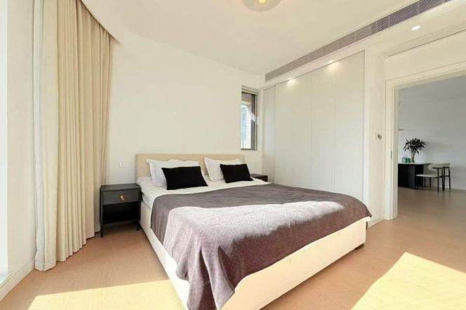 High-Floor Modern 1BR Apartment at Yunhe Garden with Floor-to-Ceiling Windows