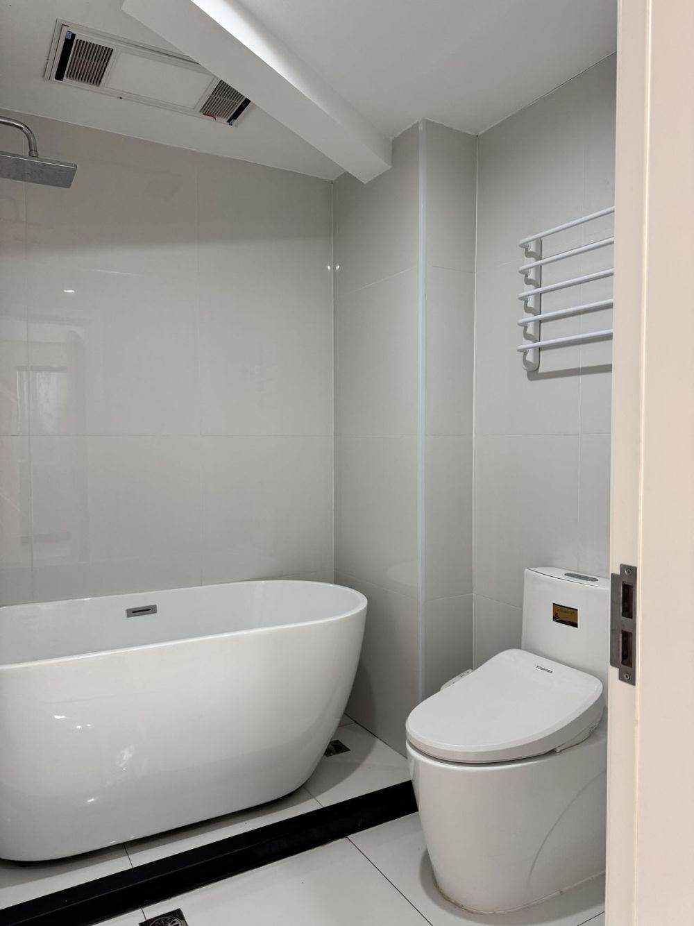 Housing image — Bathroom