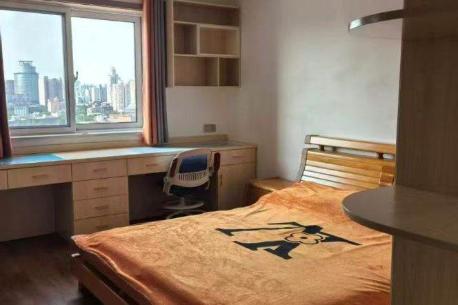 High-Floor 2BR Apartment at Wuzhong Building (L1/L7/L10)