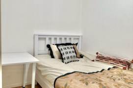 Bright Modern 6BR Shared Apartment near Nanjing Xi Lu (L2/L12/L13)