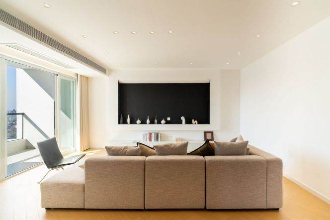 High-Floor 3BR Apartment in Gubei (L2/L15)
