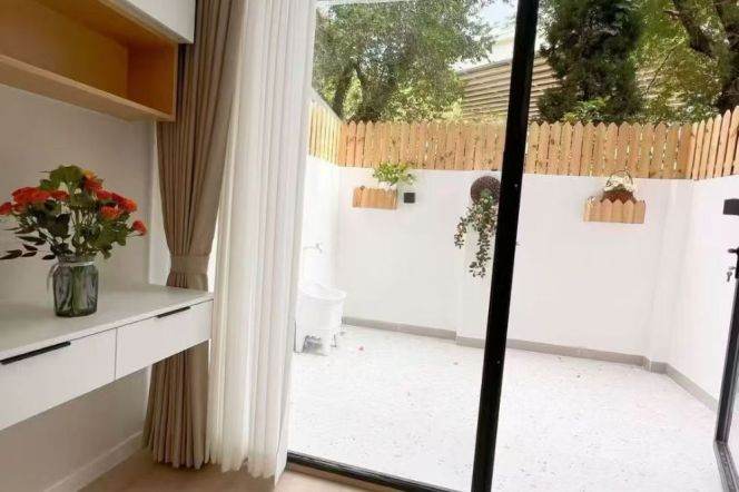 1BR Apartment with Terrace
