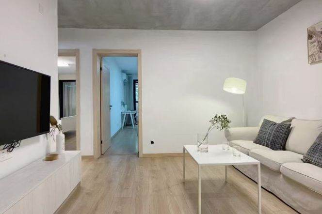 Bright Modern 2BR Apartment near Zhongshan Park (L2/L3/L4)