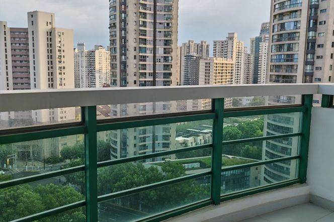 1BR Apartment in Jing'an (L13/L14)
