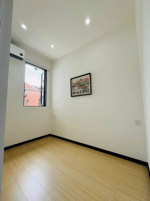 Housing image — Bedroom