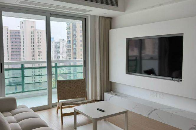 Spacious Bright 1BR Apartment in Jing'an with Floor-to-Ceiling Windows (L13/L14)