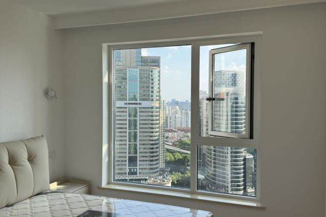High-Floor 3BR Apartment near Zhongshan Park (L2/L3/L4)
