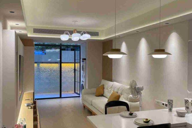 Spacious Modern 1BR Apartment near Jiangsu Rd Metro with Floor-to-Ceiling Windows