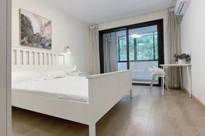 Bright Modern 2BR Apartment near Zhongshan Park (L2/L3/L4)