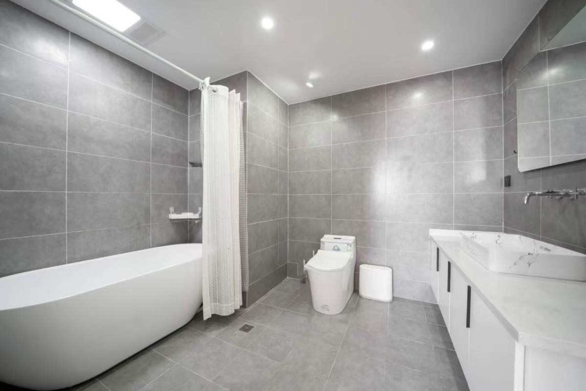 Housing image — Bathroom