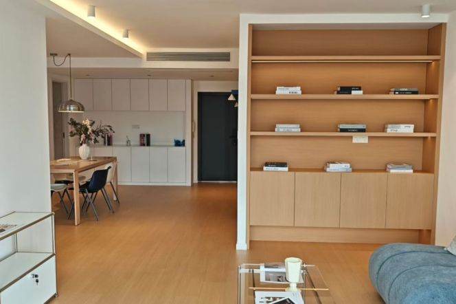 2BR Apartment near Yishan Rd Metro (L3/L4/L9)