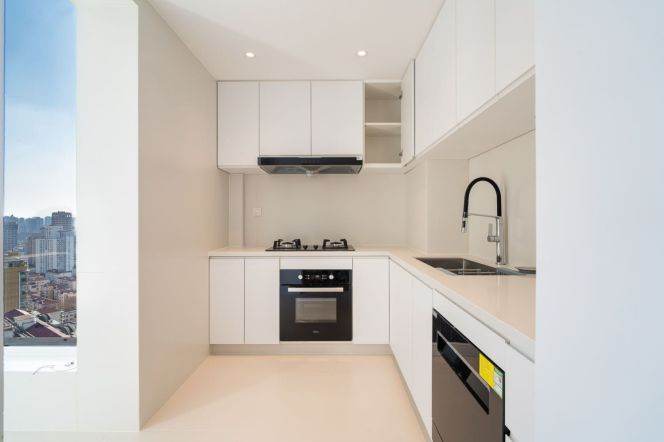 High-Floor 3BR Apartment in Gubei (L2/L15)