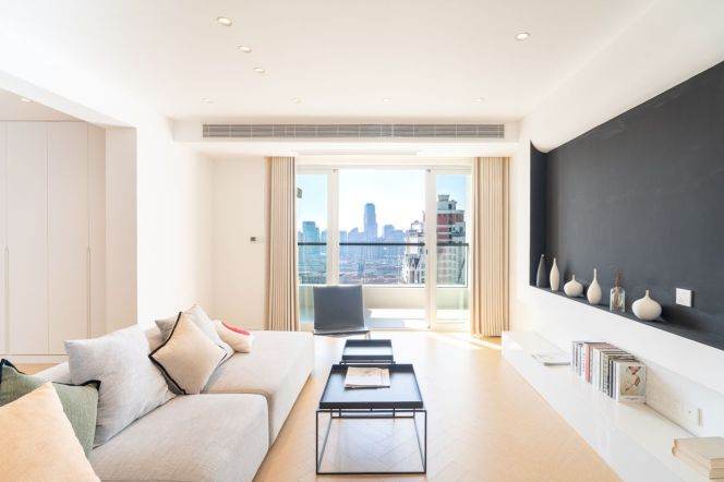 High-Floor 3BR Apartment in Gubei (L2/L15)
