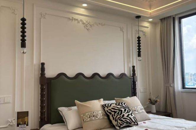 High-Floor Spacious 1BR Apartment in Xujiahui (L10/L11)