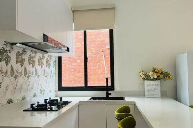 Bright Open-Layout 2BR Apartment near South Shaanxi Rd Metro
