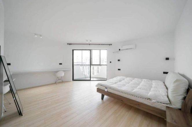 High-Floor Spacious Bright 3BR Apartment near Dapuqiao Metro with Floor-to-Ceiling Windows (L9/L13)