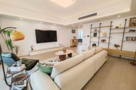 High-Floor Spacious 4BR Apartment near Lantian Road Metro