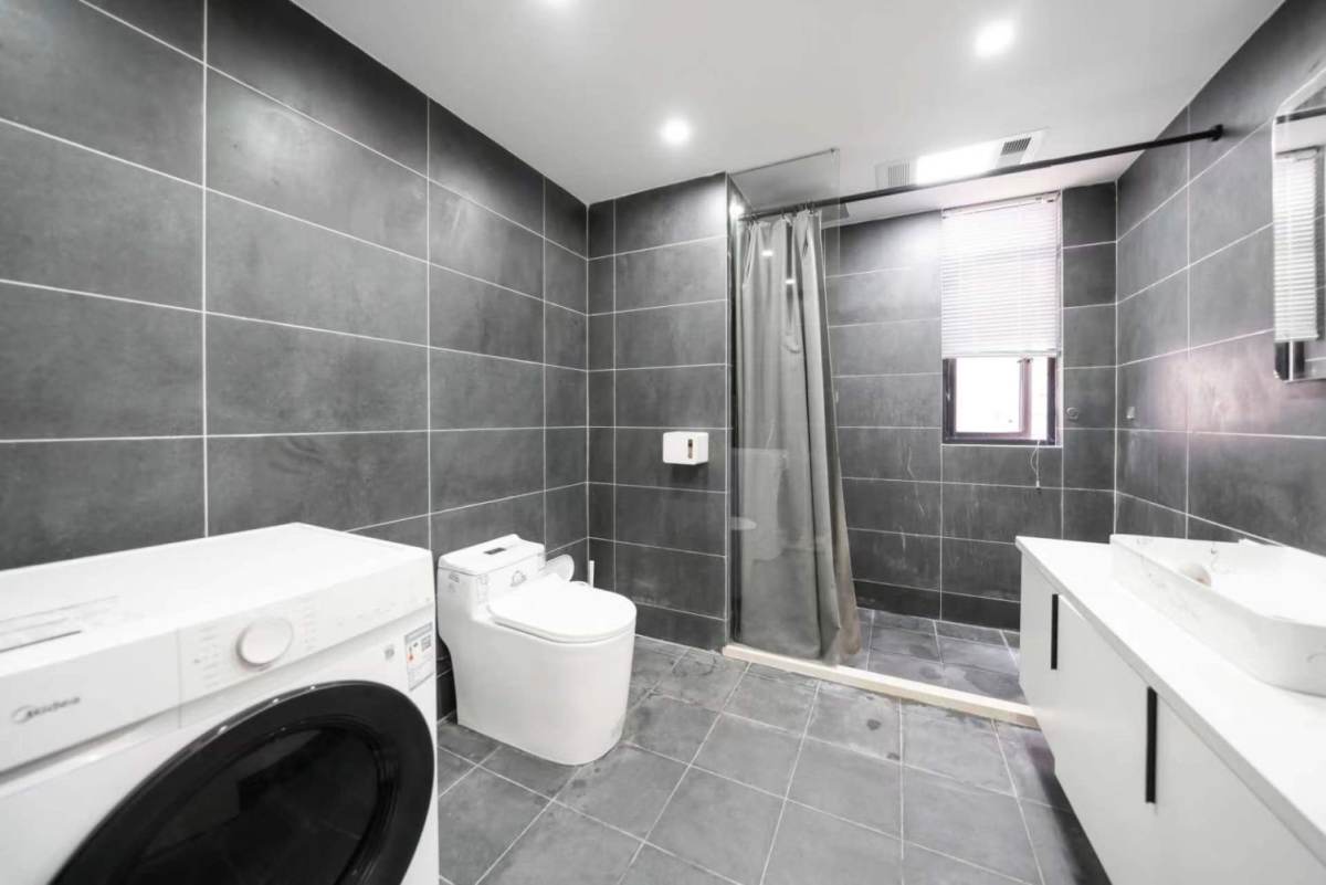 Housing image — Bathroom