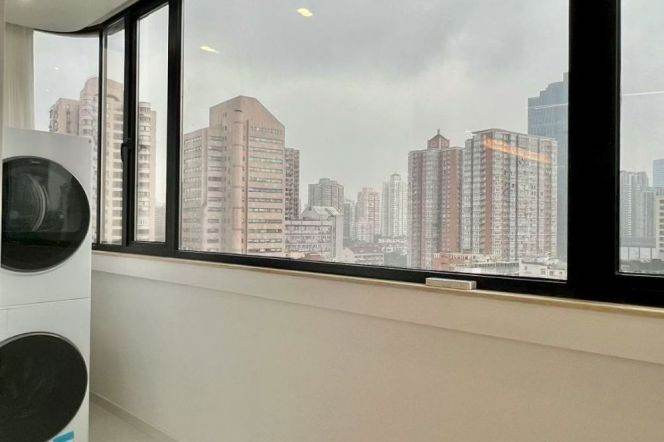 High-Floor 2BR Apartment in Jing'an