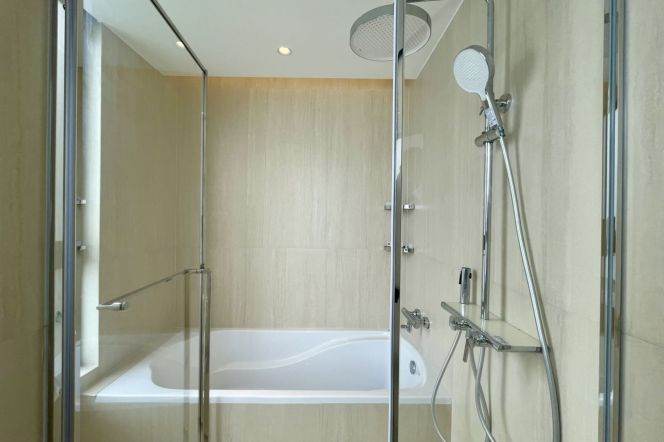 High-Floor 3BR Apartment in Gubei (L2/L15)