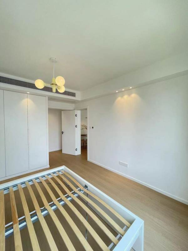 Housing image — Bedroom