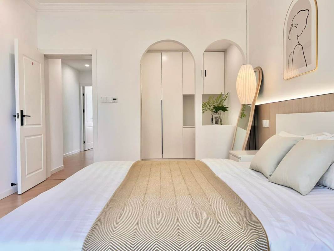 Housing image — Bedroom