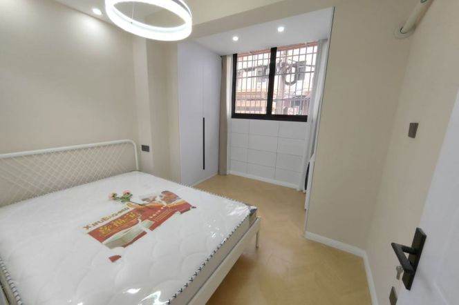 Modern 1BR Apartment near Zhongshan Park (L2/L11)