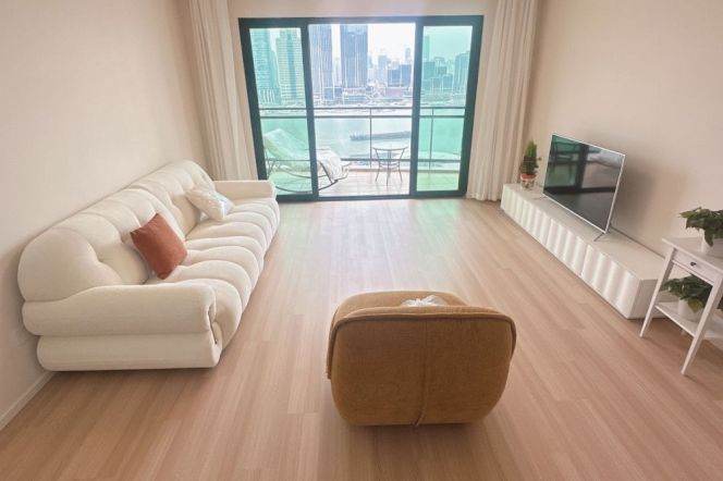 Spacious 3BR Apartment near Shangcheng Rd Metro with River View
