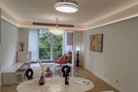 Modern 3BR Apartment near Shanghai Indoor Stadium Metro with Green View (L1/L4/L11)