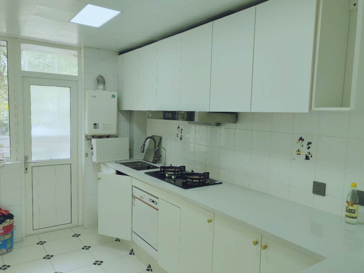 Housing image — Kitchen