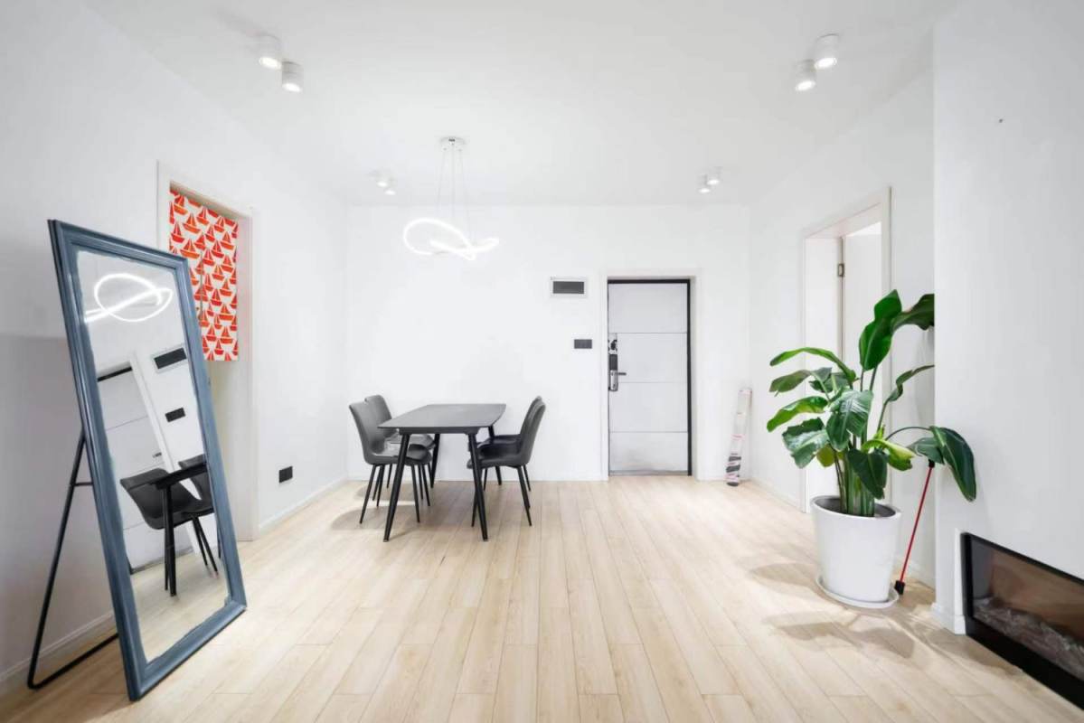 Housing image — Living Room