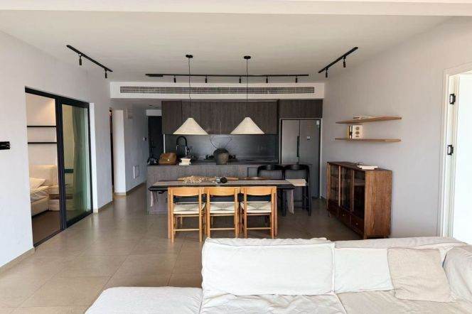 4BR Apartment in Jing'an